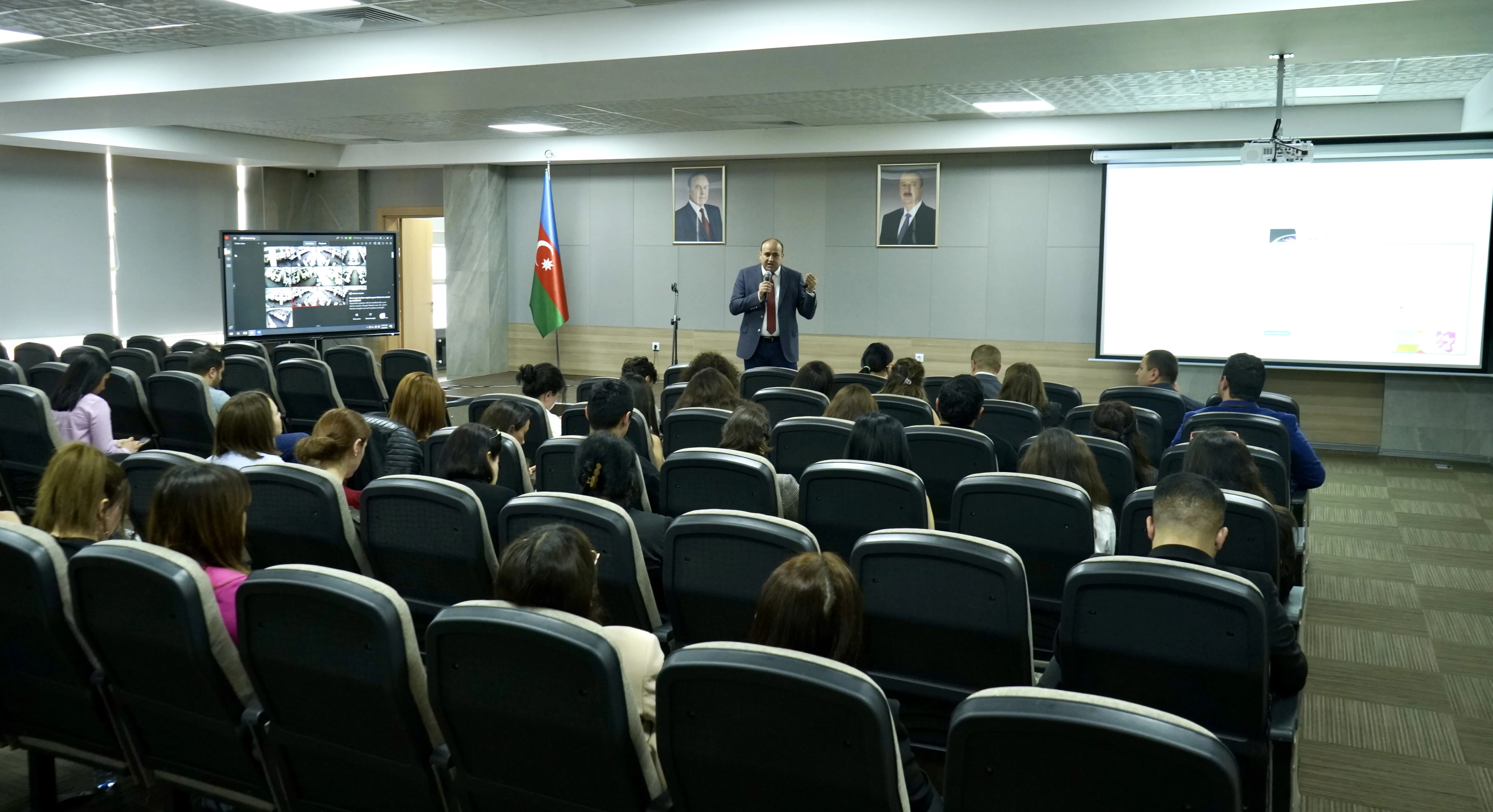 Media nümayəndələri imtahanlarda yazılı cavab tələb edən tapşırıqların yoxlanılma prosesini müşahidə ediblər 