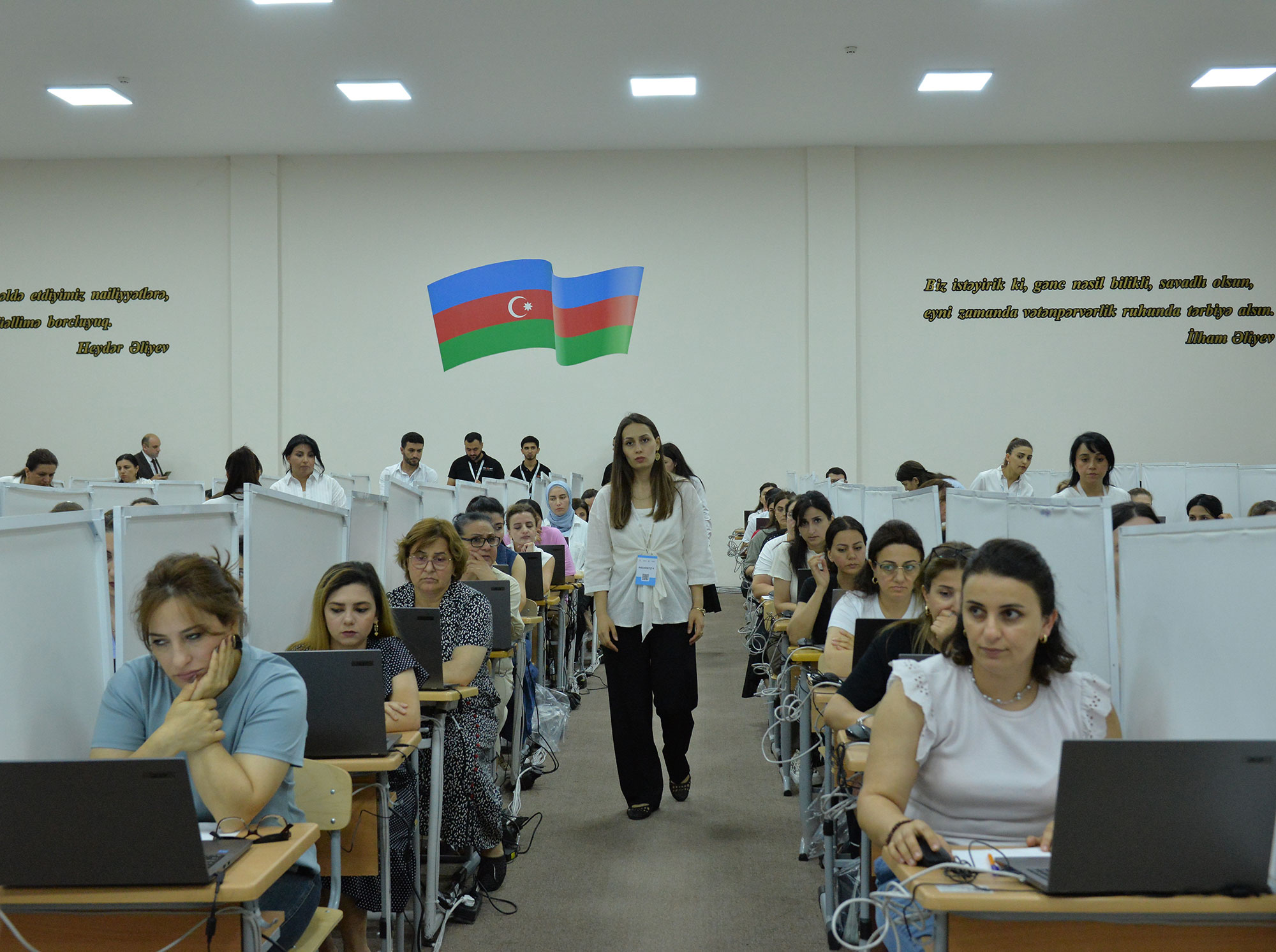 Media qurumlarının rəhbərləri və influenserlər sertifikatlaşdırma imtahanını izləyiblər