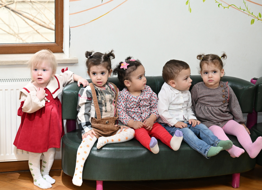 Mehriban Əliyeva Bakıda körpələr evi və uşaq evi sosial xidmət müəssisəsini ziyarət edib