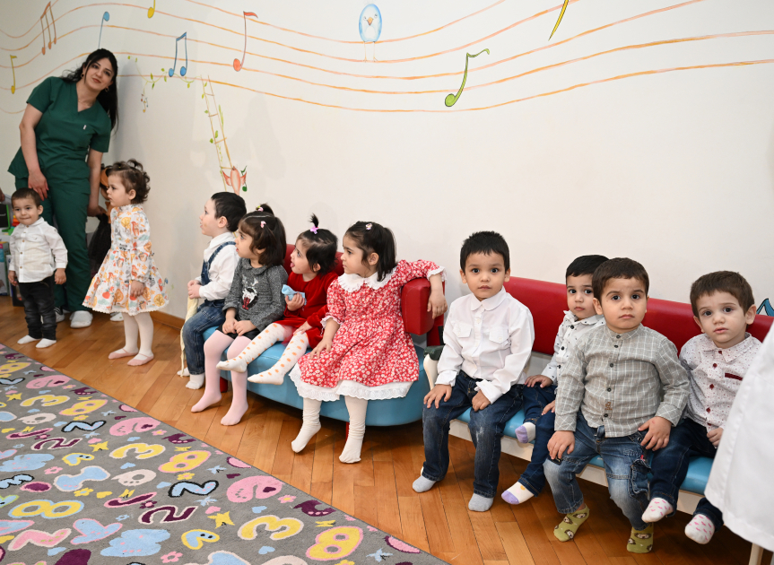 Mehriban Əliyeva Bakıda körpələr evi və uşaq evi sosial xidmət müəssisəsini ziyarət edib