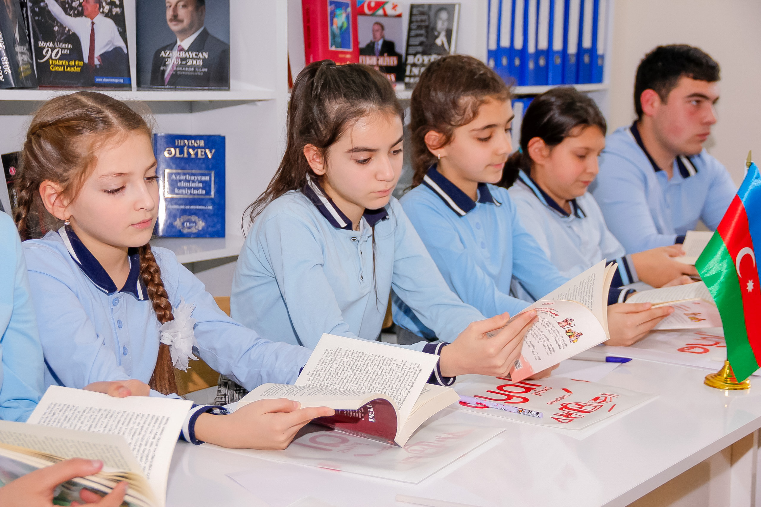 Məktəb mühiti kitab alışqanlığını artırır 