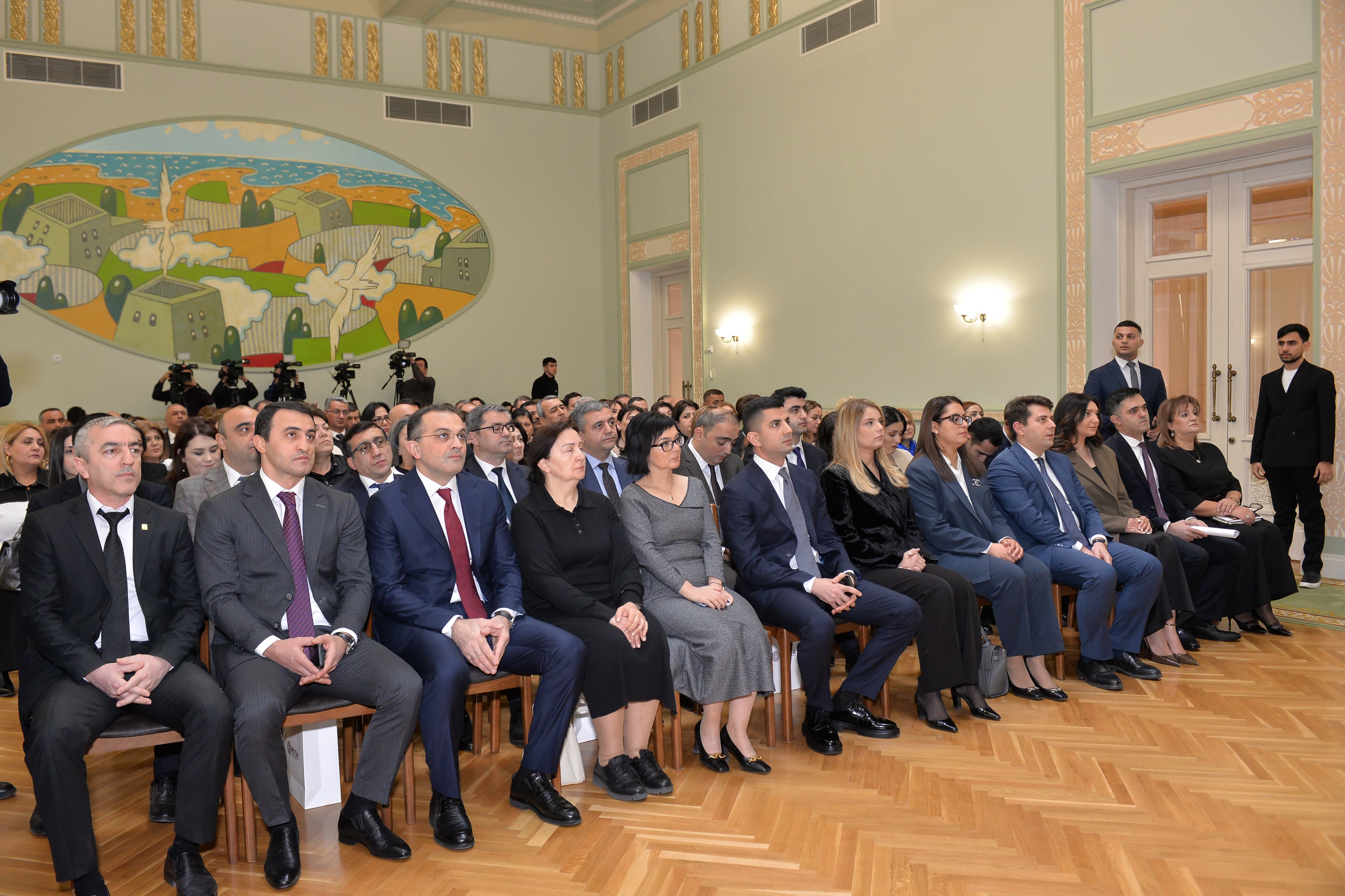 Məktəbdənkənar təhsilə dair ilk respublika konfransı keçirilib