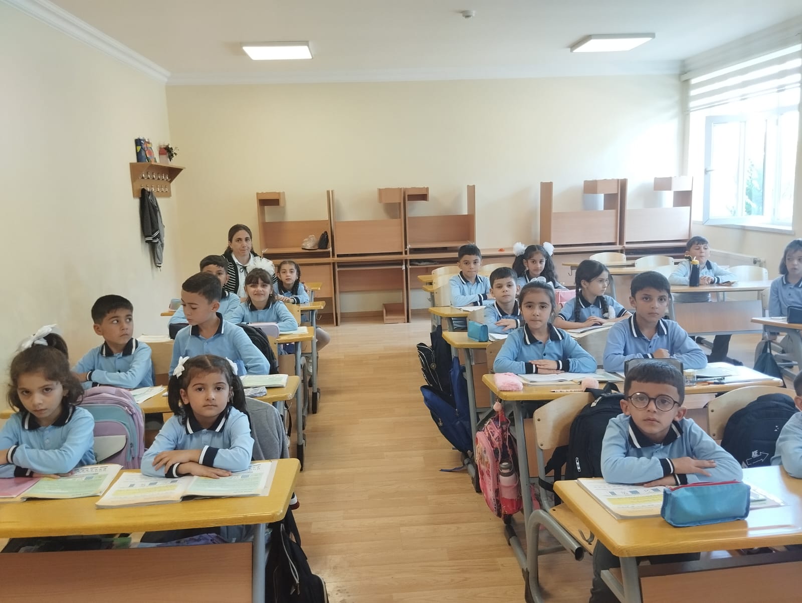 “Məktəbə gəlməkdən imtina edən şagirdlər indi dərslərdə həvəslə iştirak edirlər”  