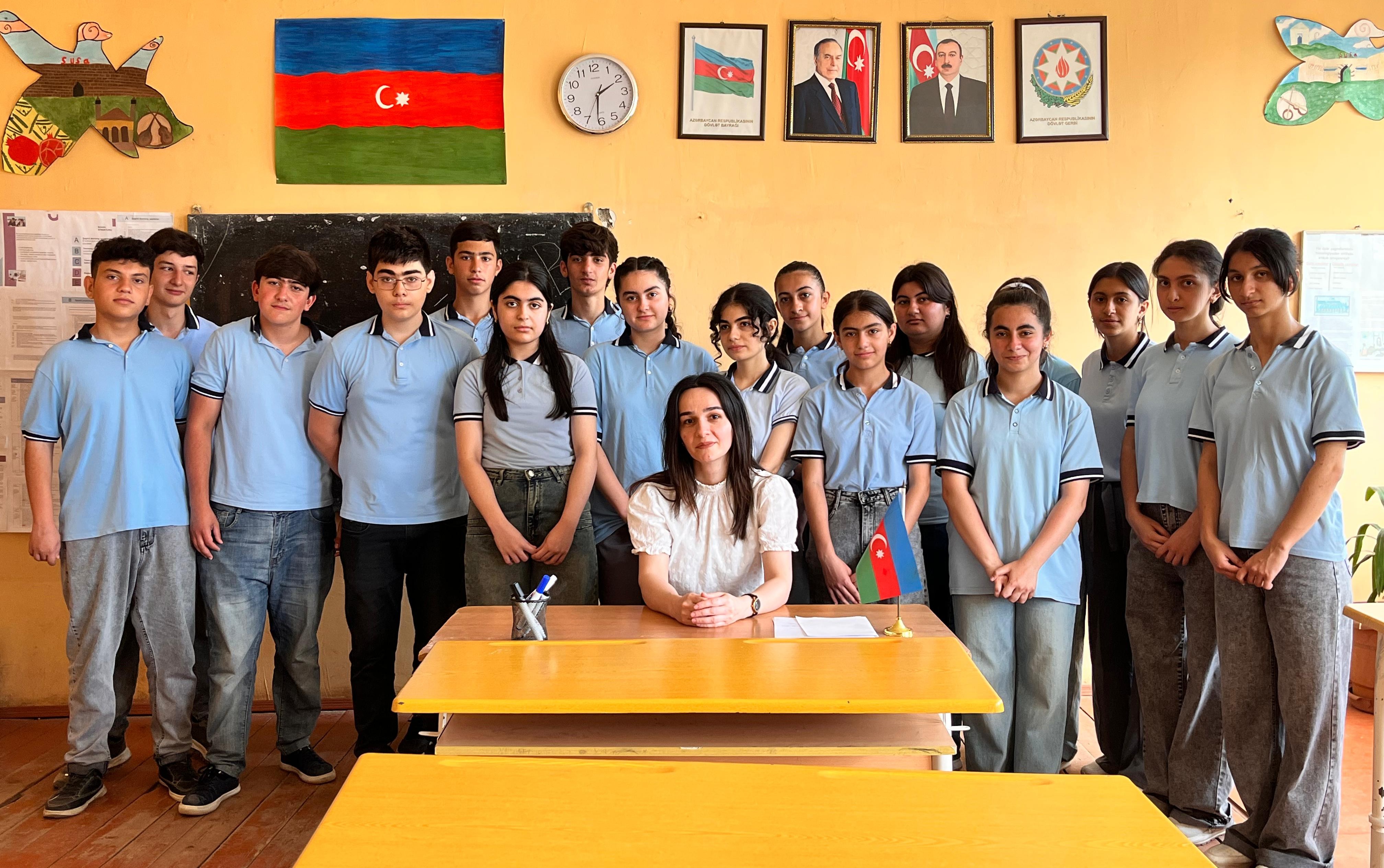 Məktəbin adını ucaldan region müəllimi 