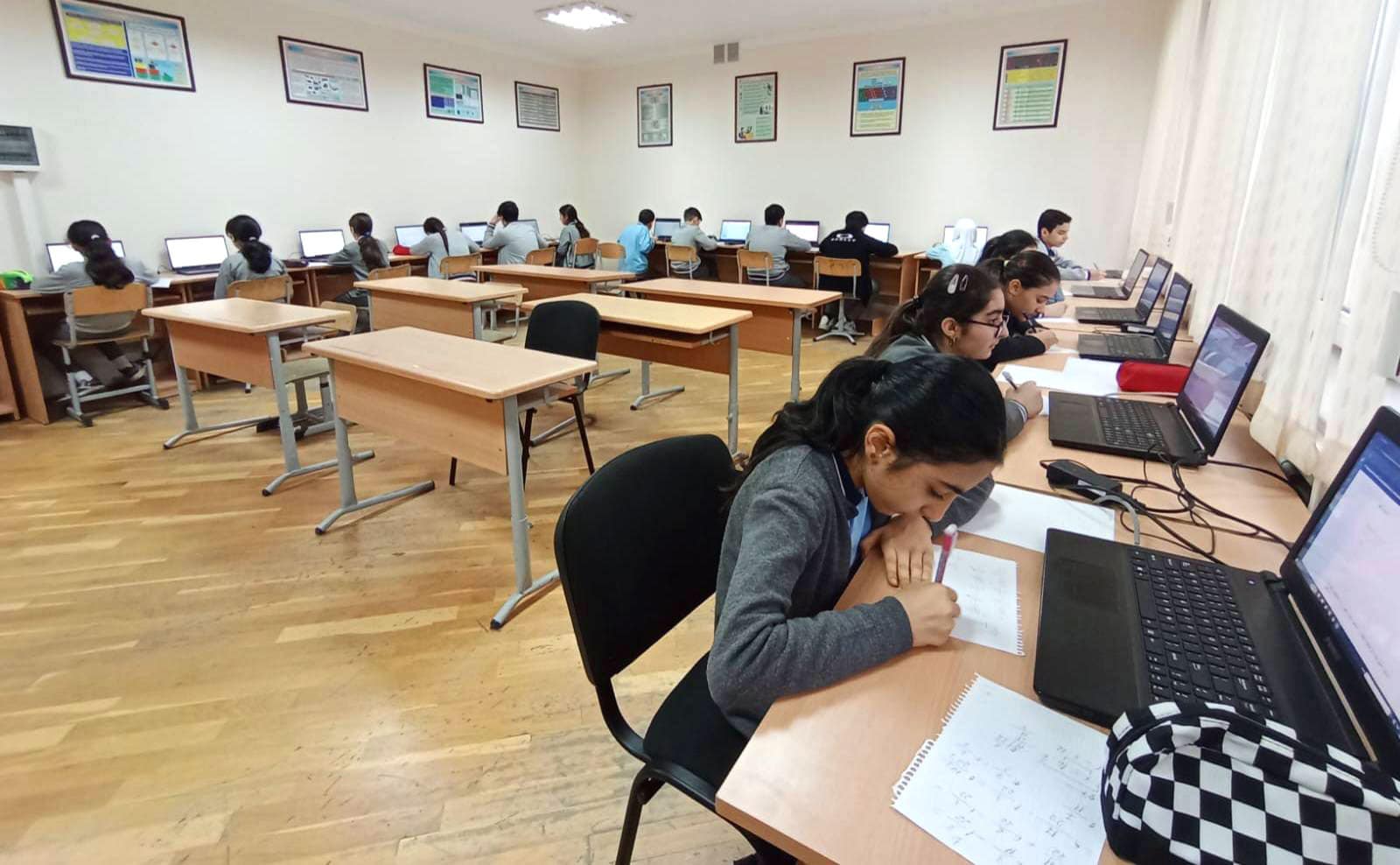 Məktəblərdə böyük summativ qiymətləndirmələr rəqəmsal formada keçirilir