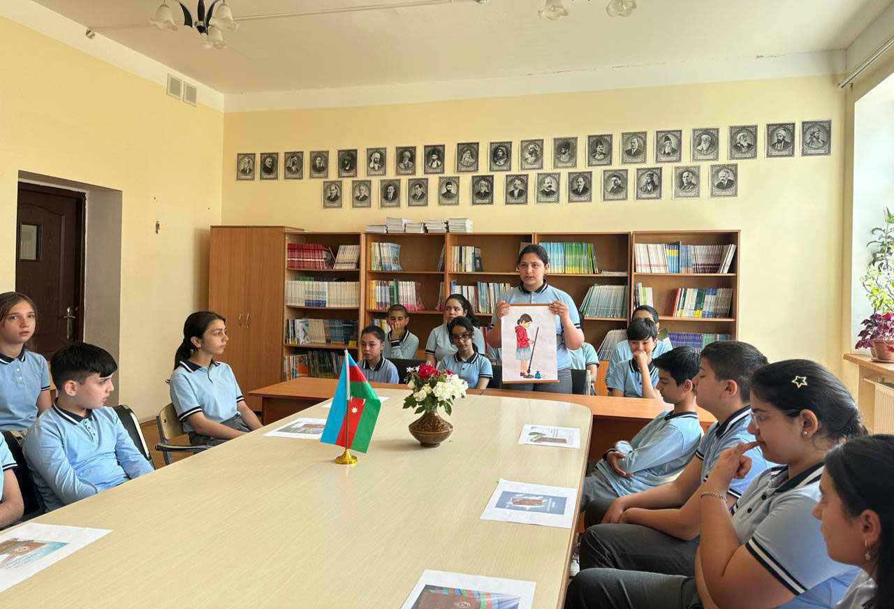 Məktəblərdə “İnsan hüquqları aylığı” ilə bağlı tədbirlər keçirilir