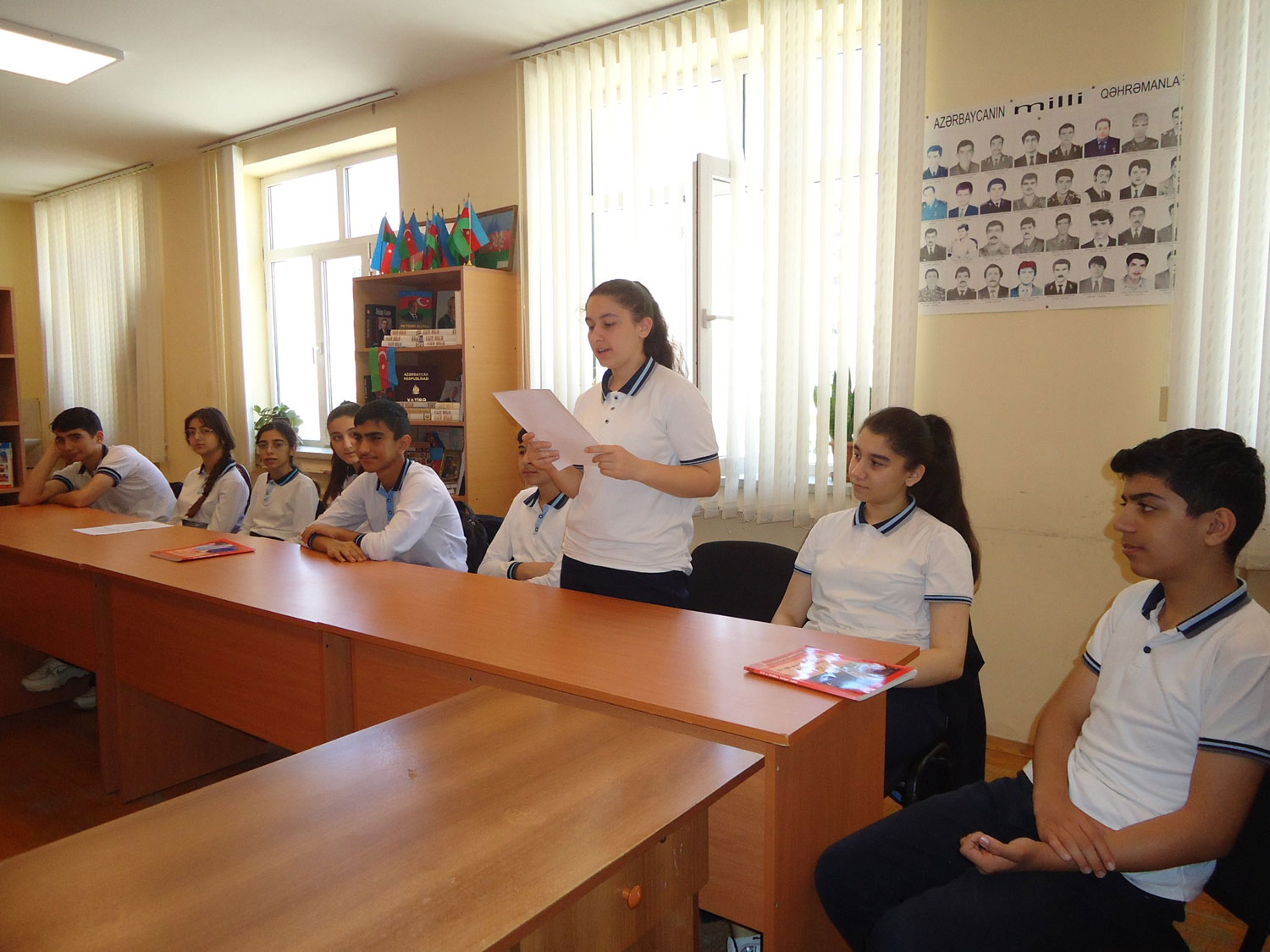 Məktəblərdə “İnsan hüquqları aylığı” ilə bağlı tədbirlər keçirilir