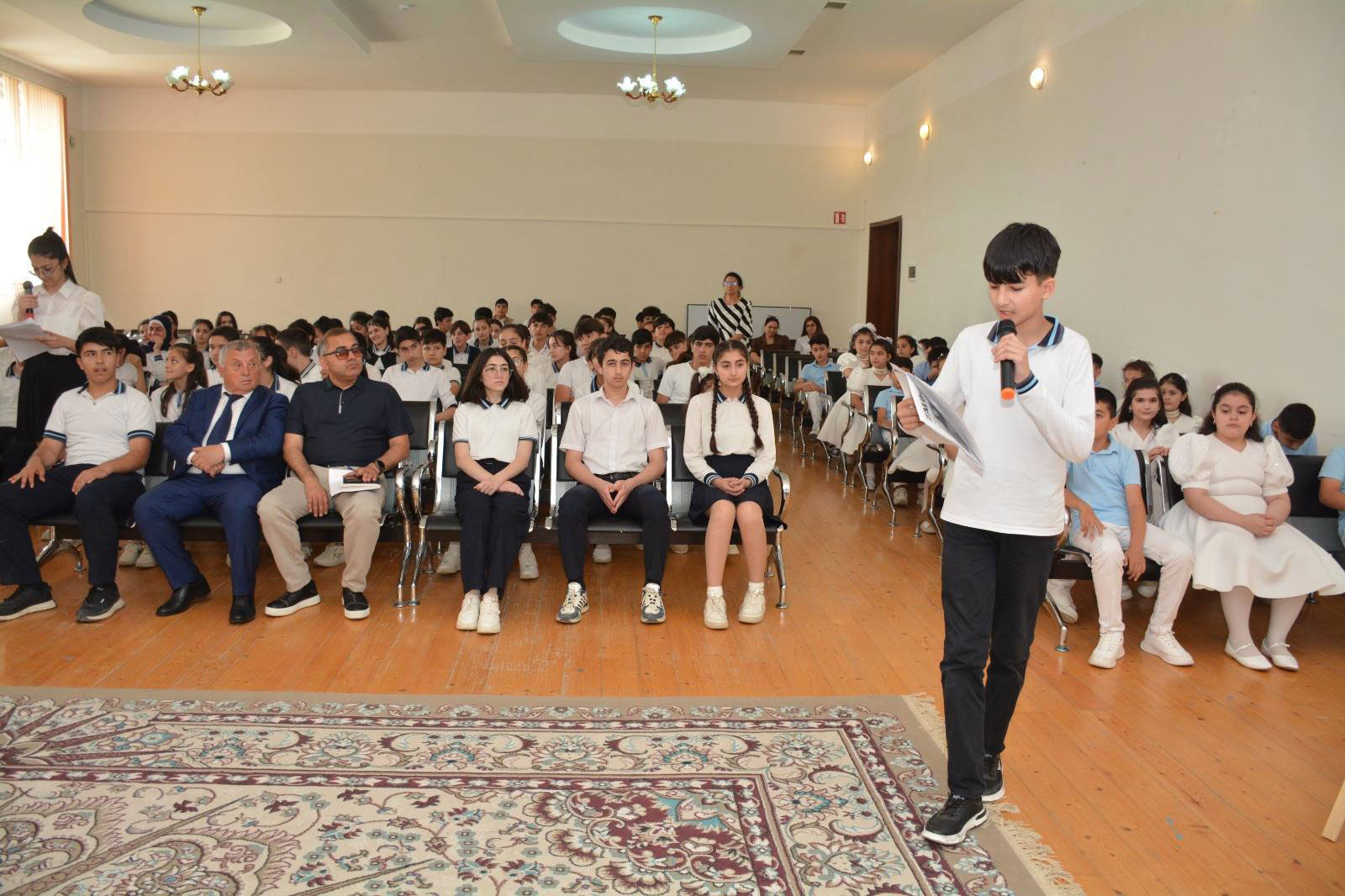 Məktəblərdə “İnsan hüquqları aylığı” ilə bağlı tədbirlər keçirilir