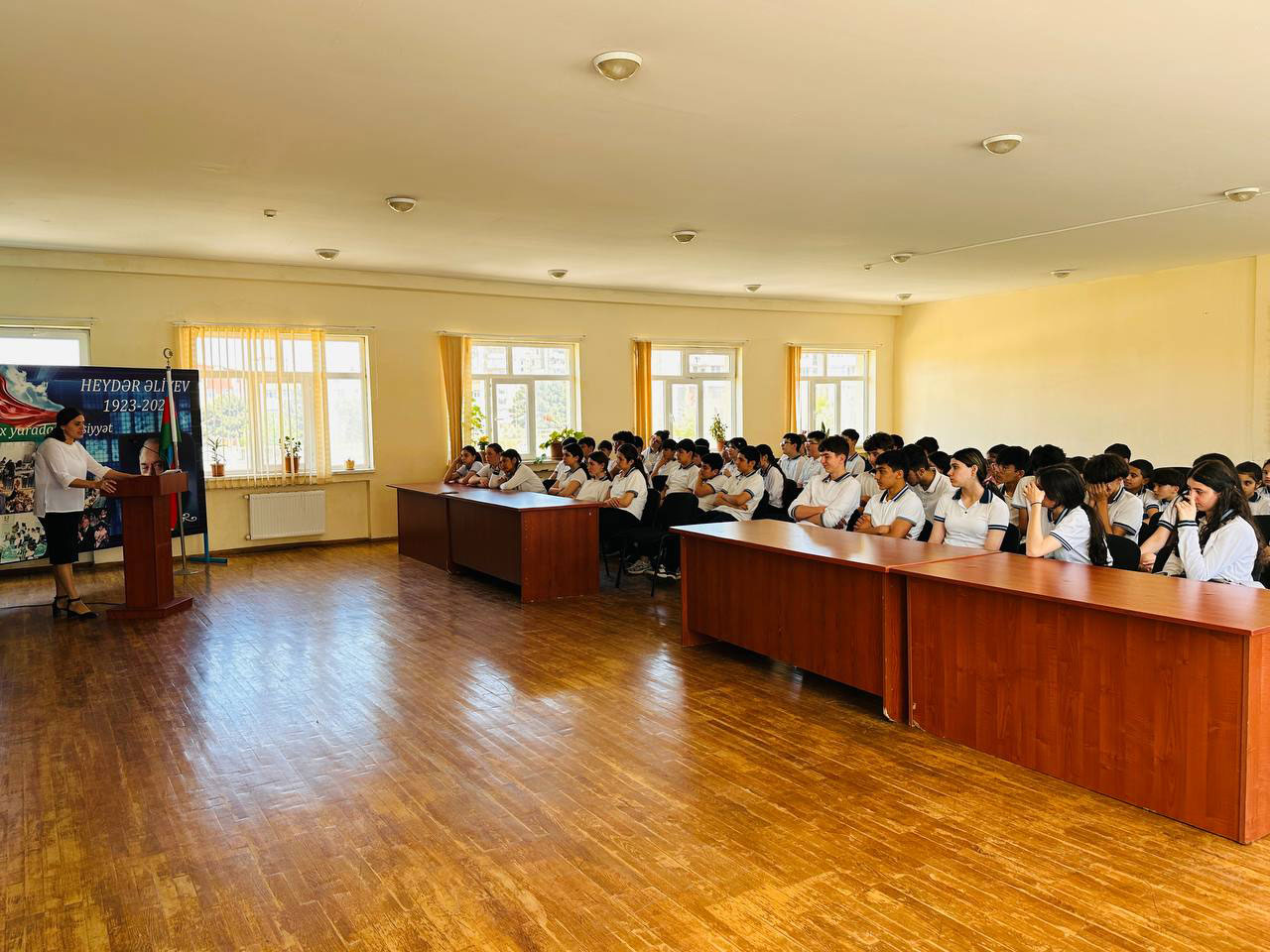 Məktəblərdə “İnsan hüquqları aylığı” ilə bağlı tədbirlər keçirilir