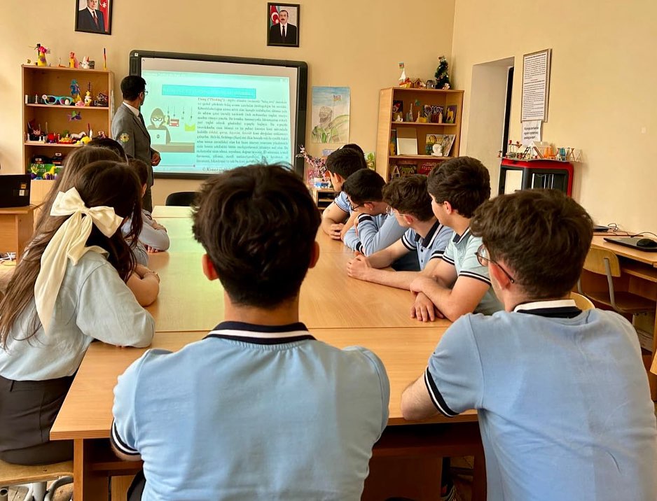 Məktəblərdə kibertəhlükəsizliklə bağlı təlimlər keçirilib