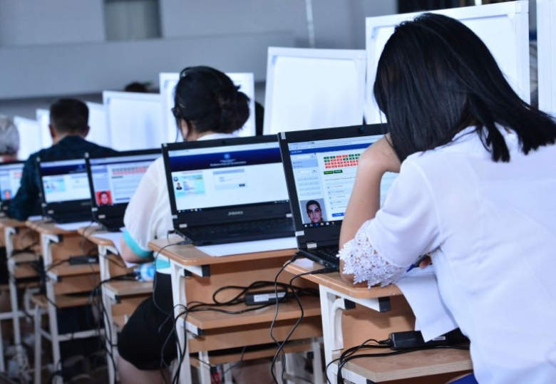 Məktəblərdə vakant direktor vəzifəsinə işə qəbul üzrə test imtahanı keçirilir 