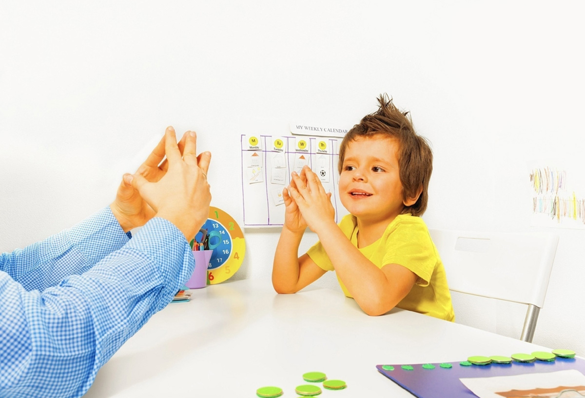 Məktəblərdə xüsusi pedaqoqlar fəaliyyət göstərəcəklər 