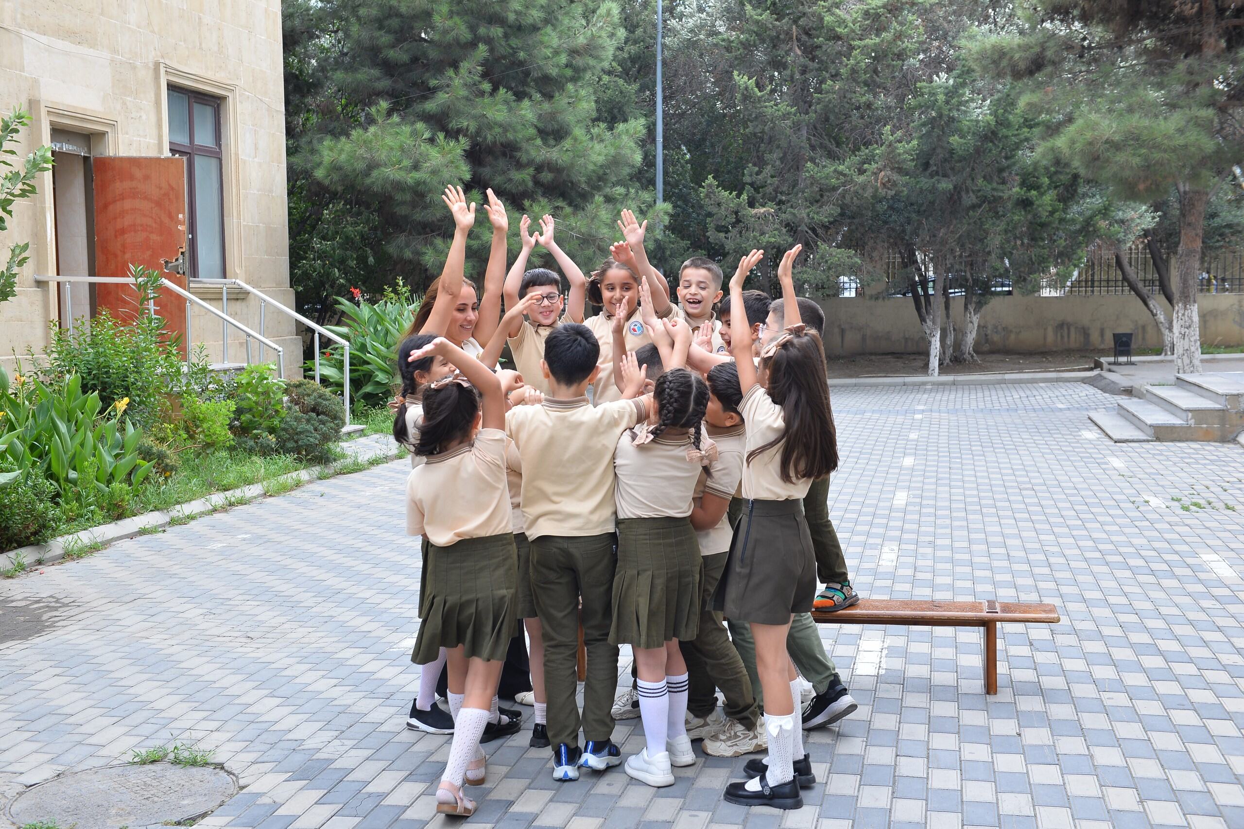 Məktəblərdə yaz tətili başladı 