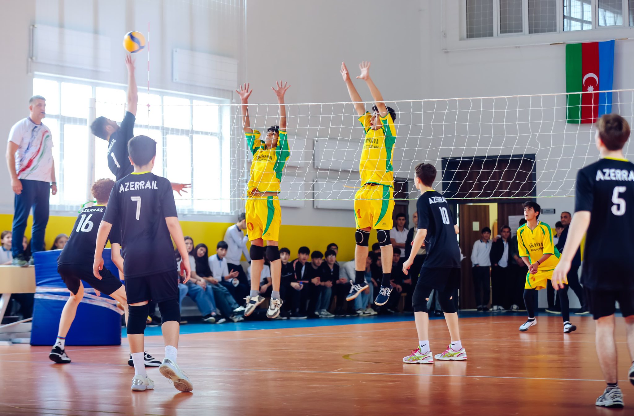 Məktəblilər arasında voleybol üzrə respublika birinciliyi keçirilib