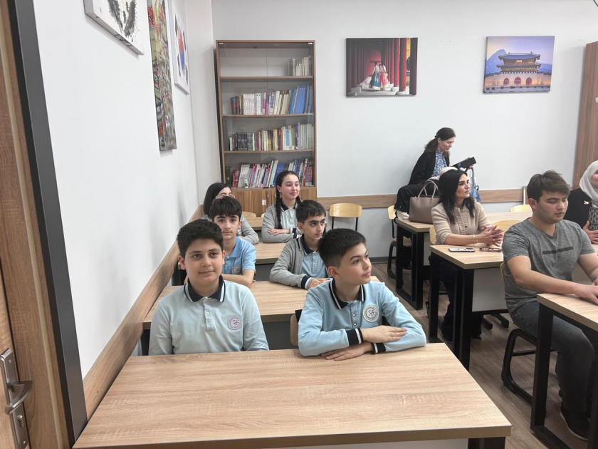 Məktəblilər BDU-da olublar