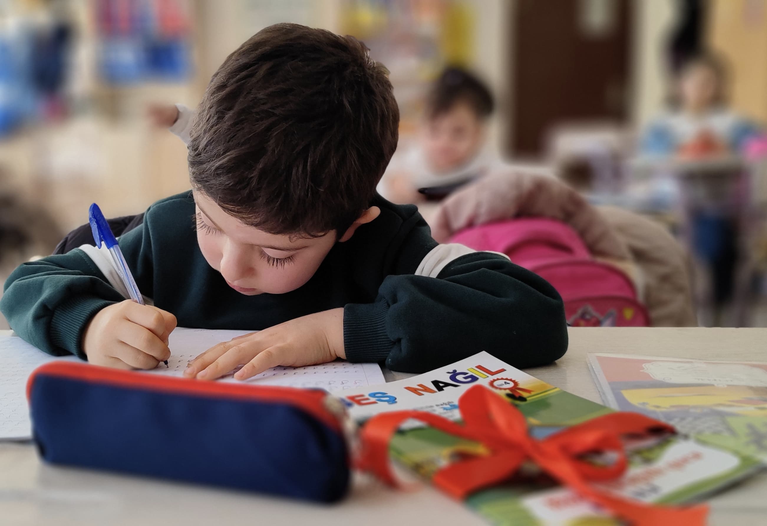 Məktəblilər Beynəlxalq Kitab Bağışlama Gününə dəstək aksiyası keçirdilər