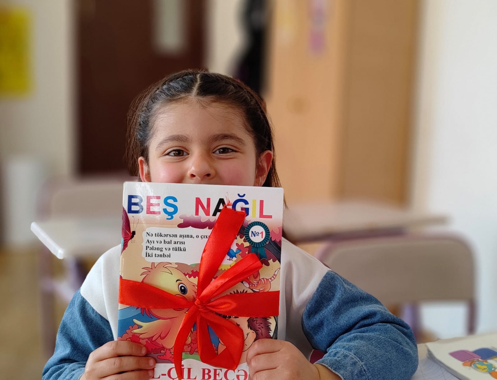 Məktəblilər Beynəlxalq Kitab Bağışlama Gününə dəstək aksiyası keçirdilər