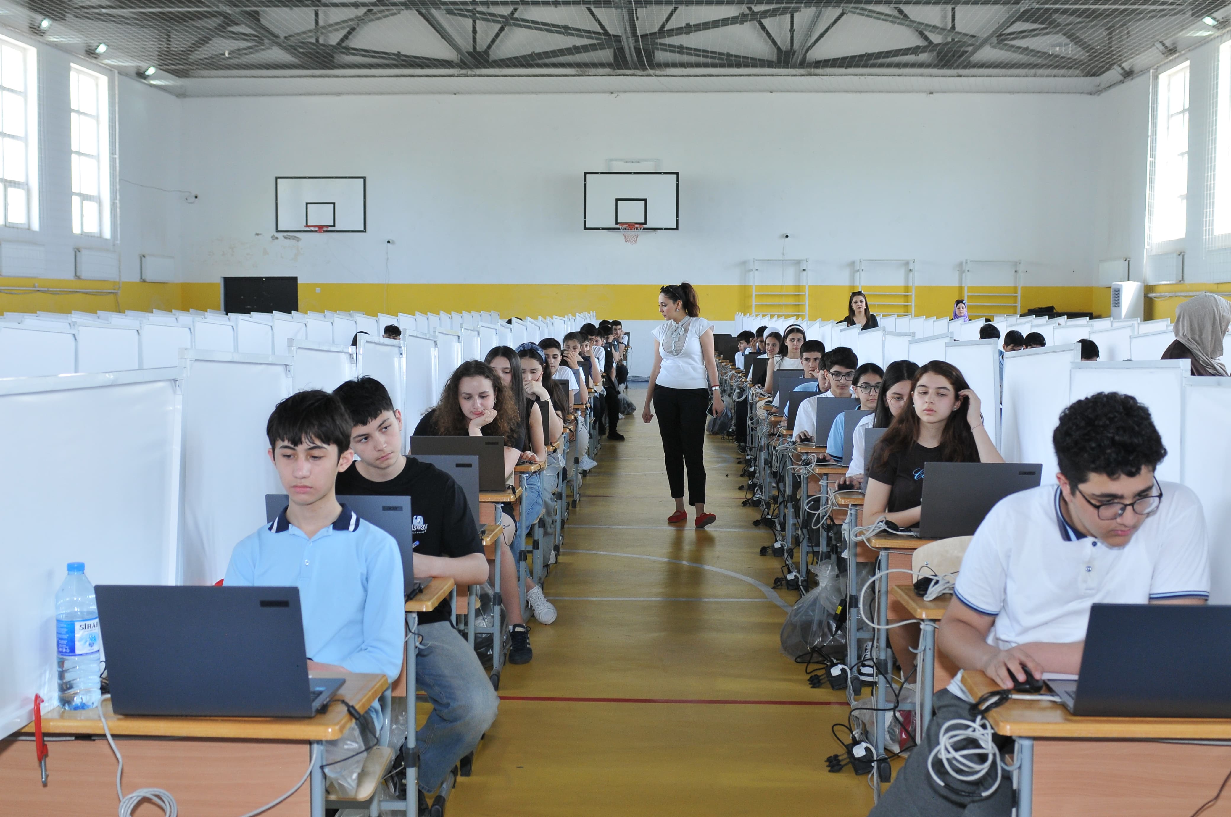 “Məktəblilərarası Milli Hakaton - 2025” müsabiqəsinin olimpiada mərhələsi keçirilib