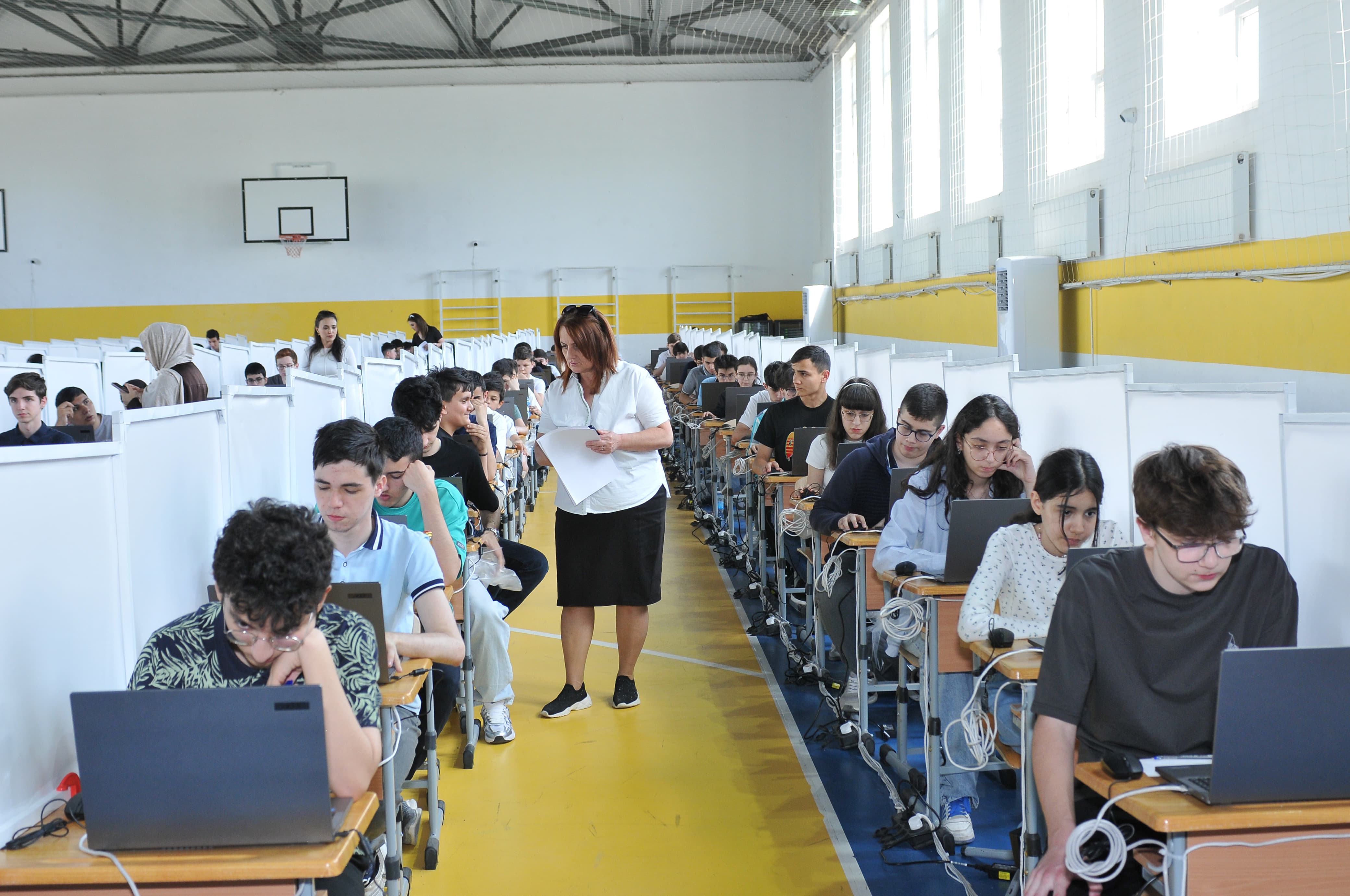 “Məktəblilərarası Milli Hakaton - 2025” müsabiqəsinin olimpiada mərhələsi keçirilib