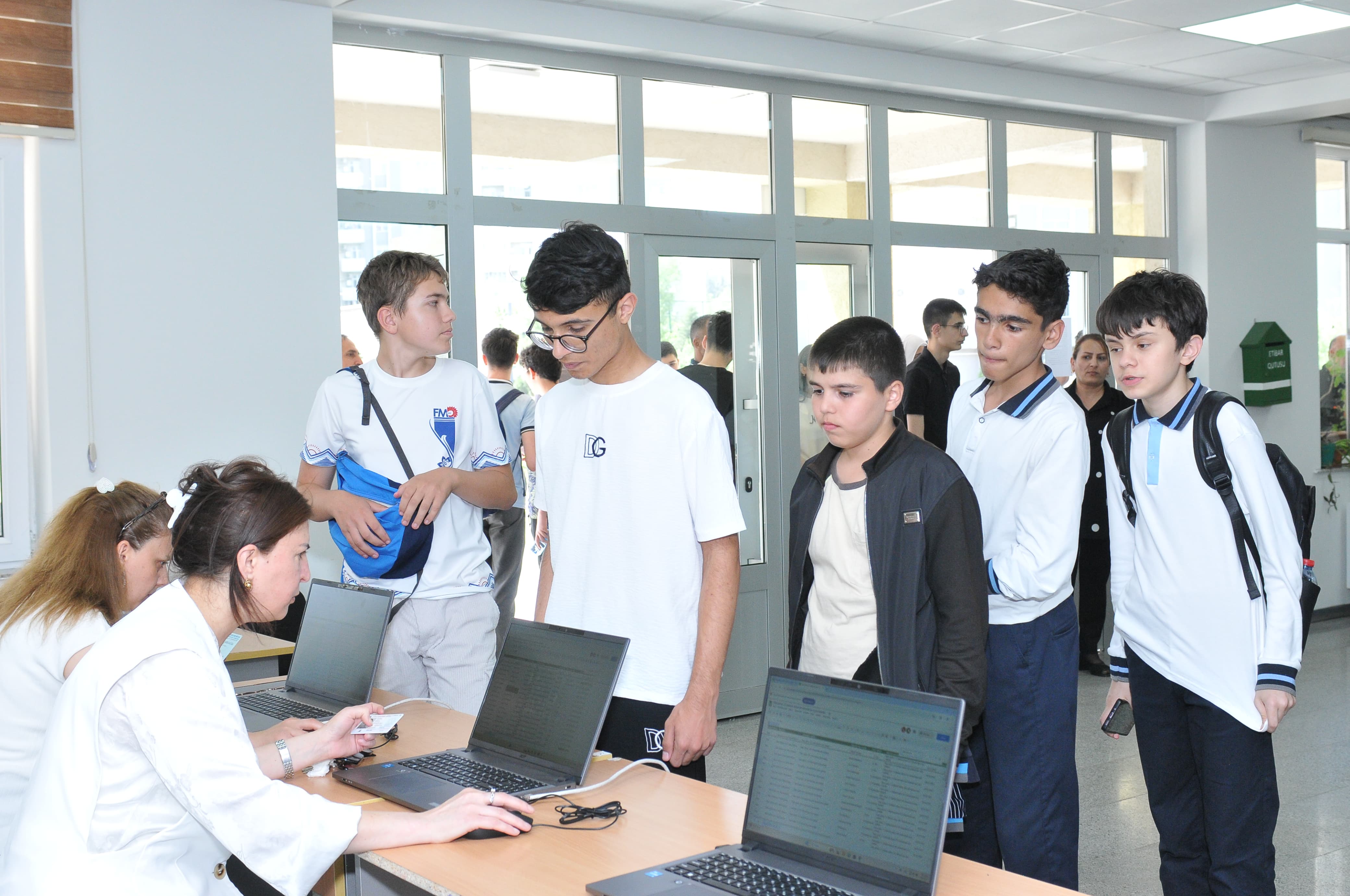 “Məktəblilərarası Milli Hakaton - 2025” müsabiqəsinin olimpiada mərhələsi keçirilib