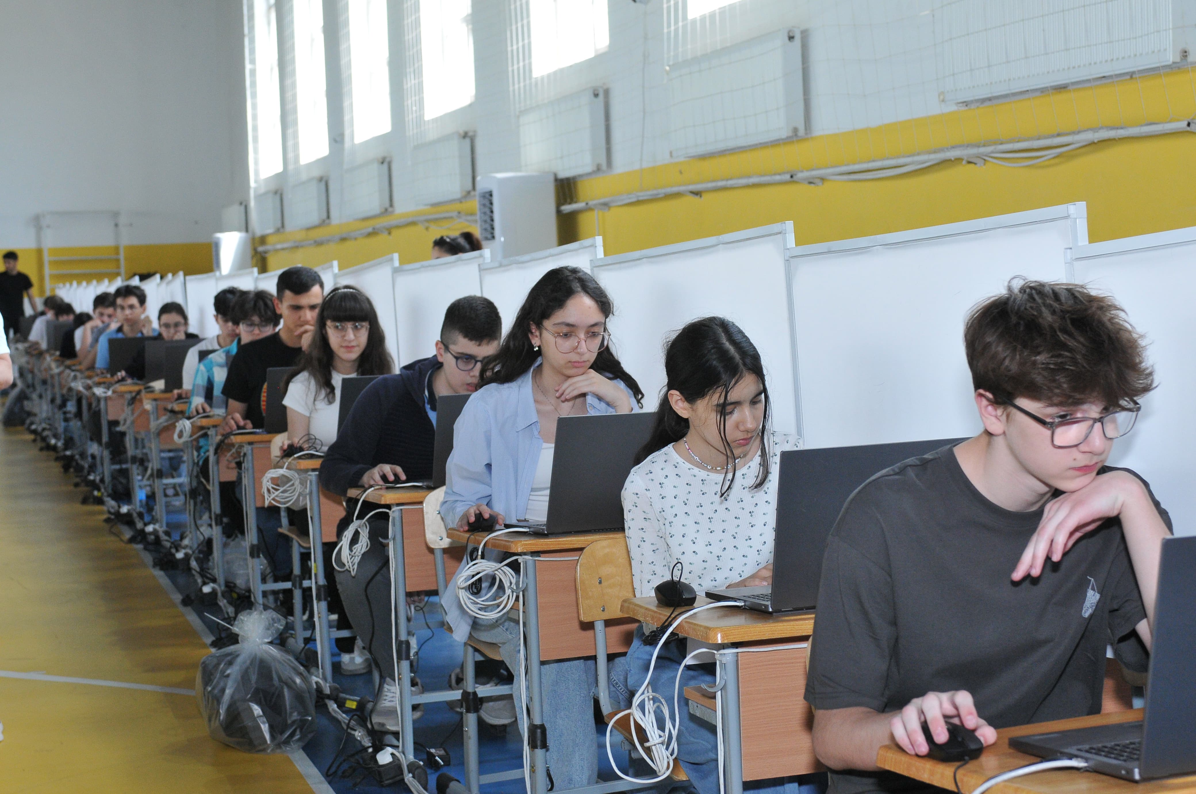 “Məktəblilərarası Milli Hakaton - 2025” müsabiqəsinin olimpiada mərhələsi keçirilib