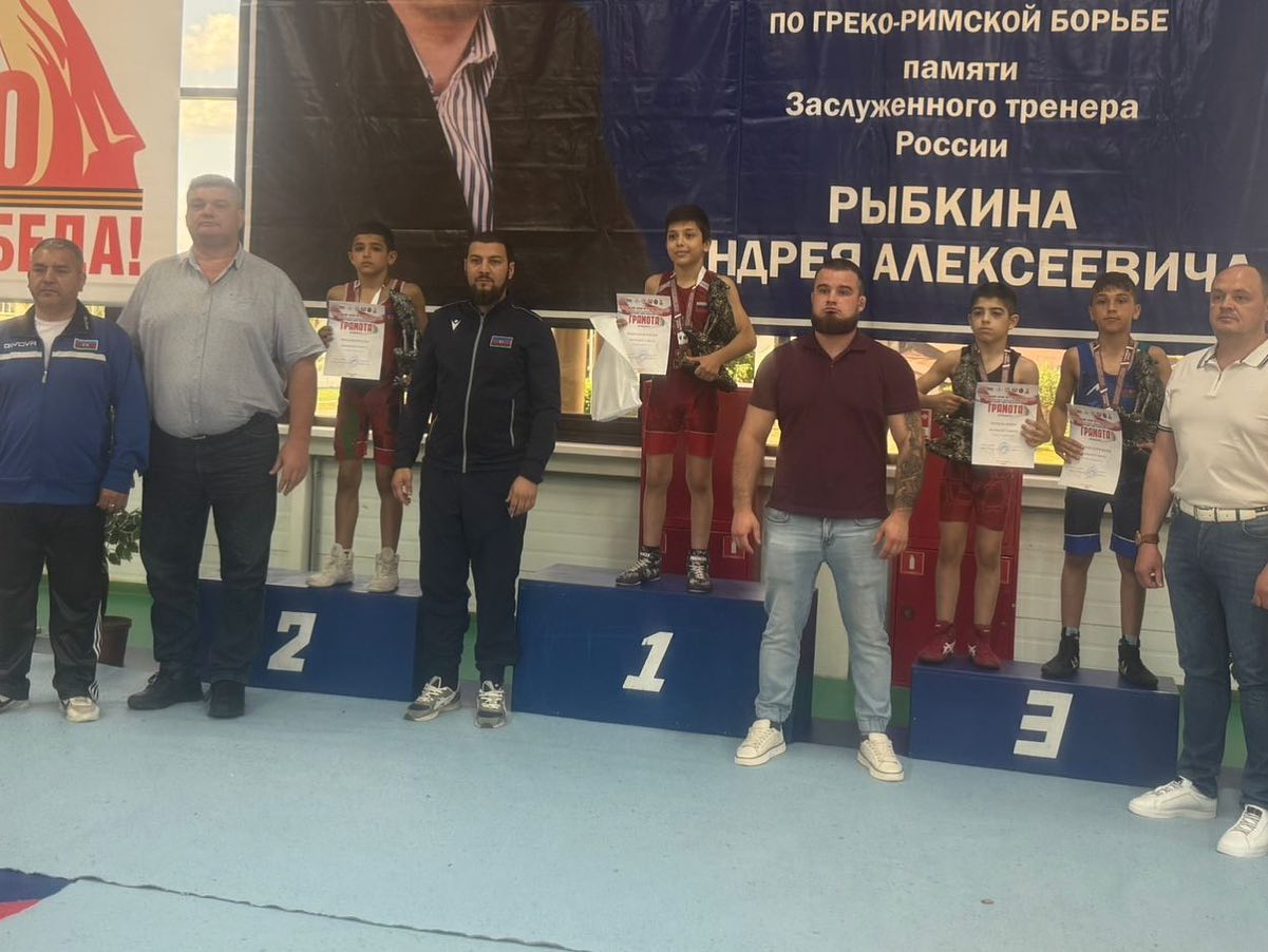 Məktəblilərimiz beynəlxalq turnirdə 11 medal qazanıblar