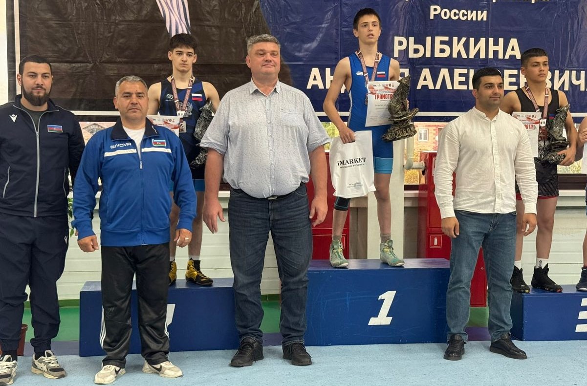 Məktəblilərimiz beynəlxalq turnirdə 11 medal qazanıblar