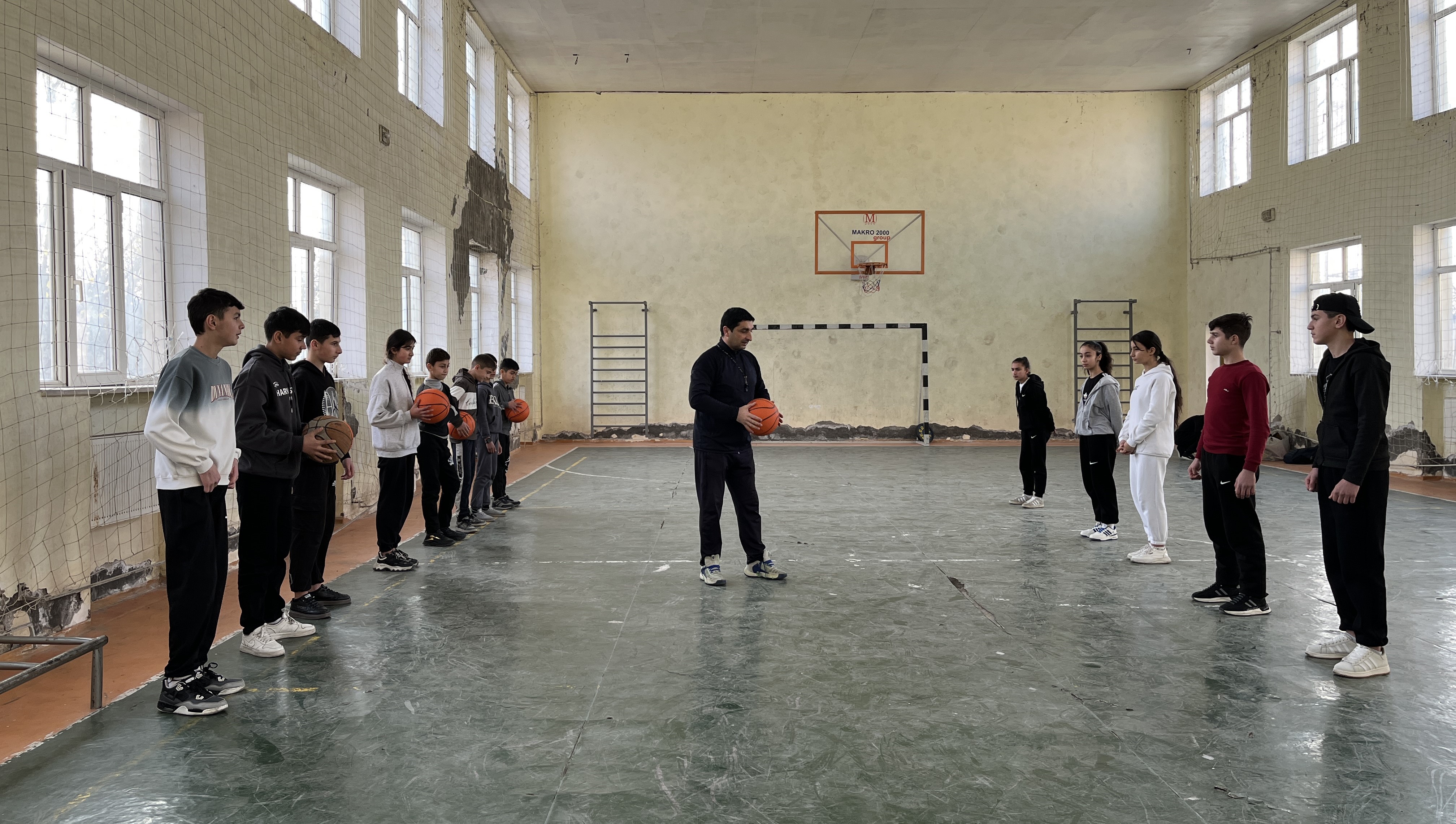 Məktəblilərin basketbol turniri təlimlərinə start verilib 