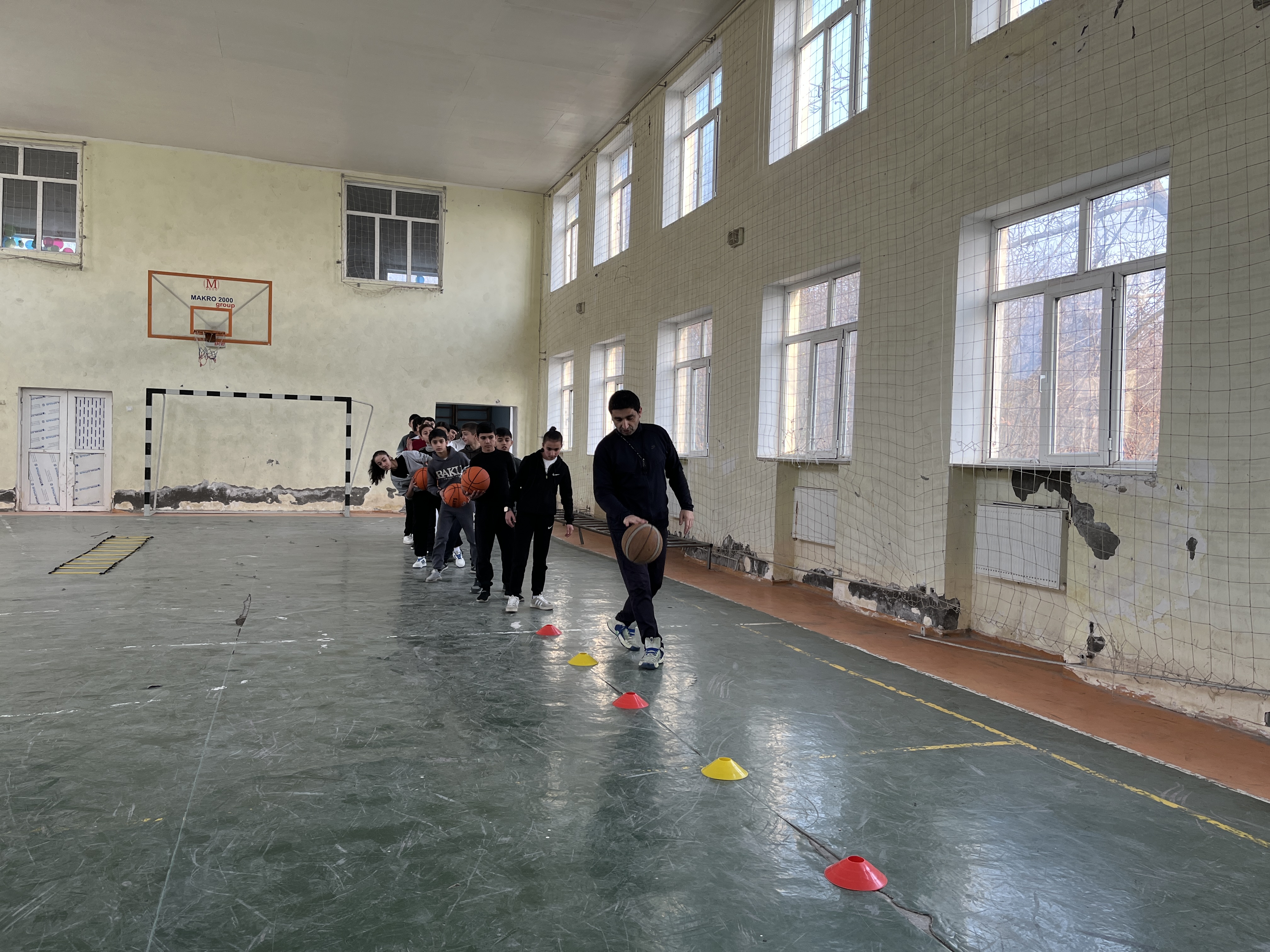 Məktəblilərin basketbol turniri təlimlərinə start verilib