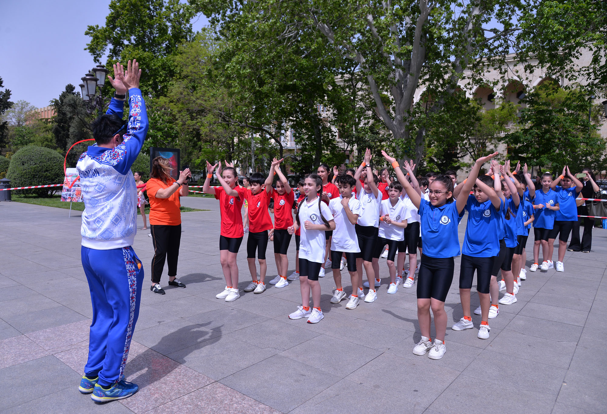 Məktəblilərin idman festivalı keçirilib