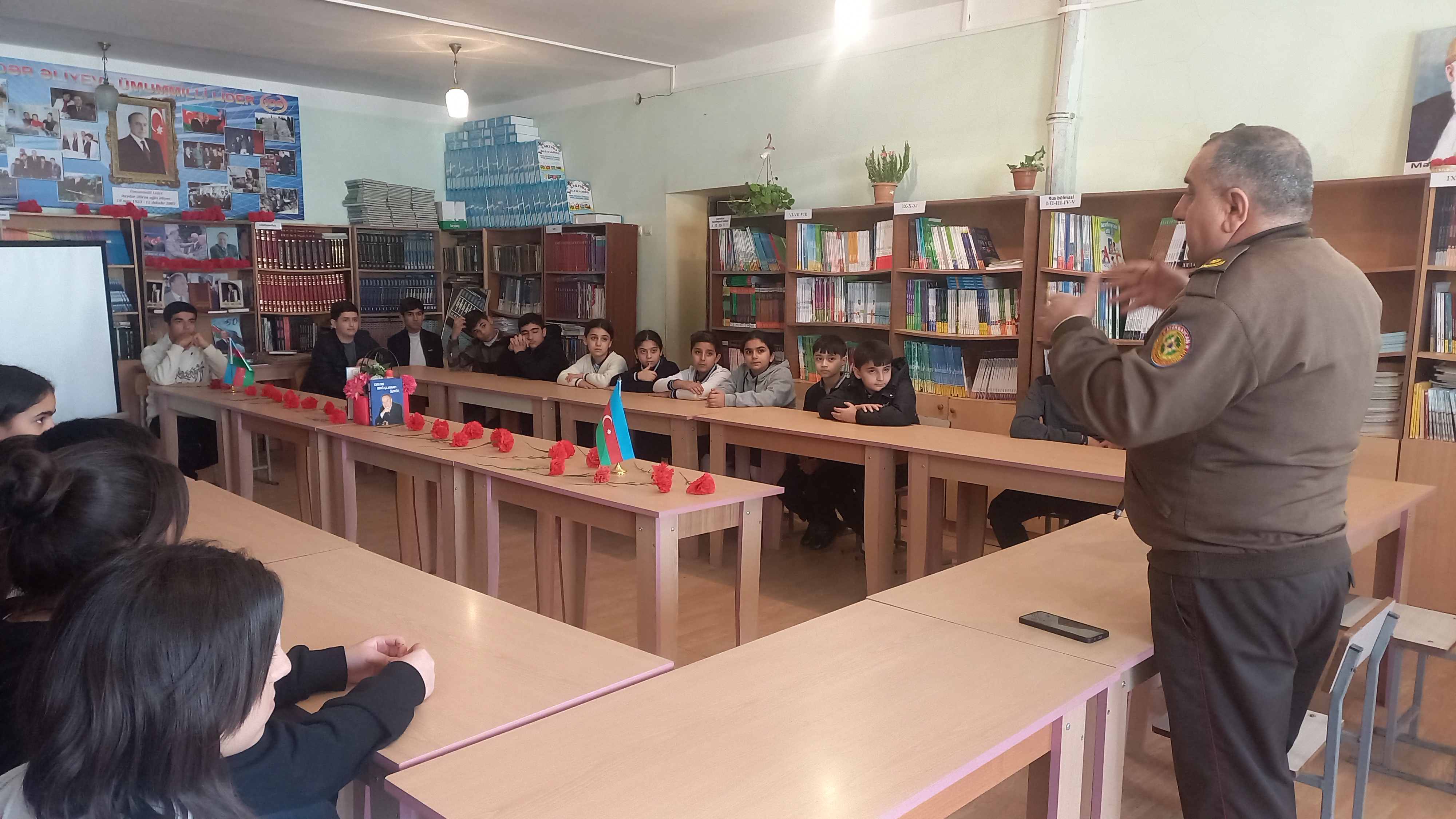 "Məlumatlısan – demək silahlanmısan!" layihəsi davam edir 