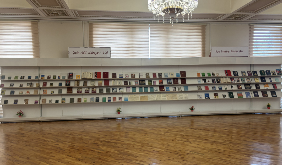 Milli Kitabxanada ənənəvi kitab sərgiləri açılıb 