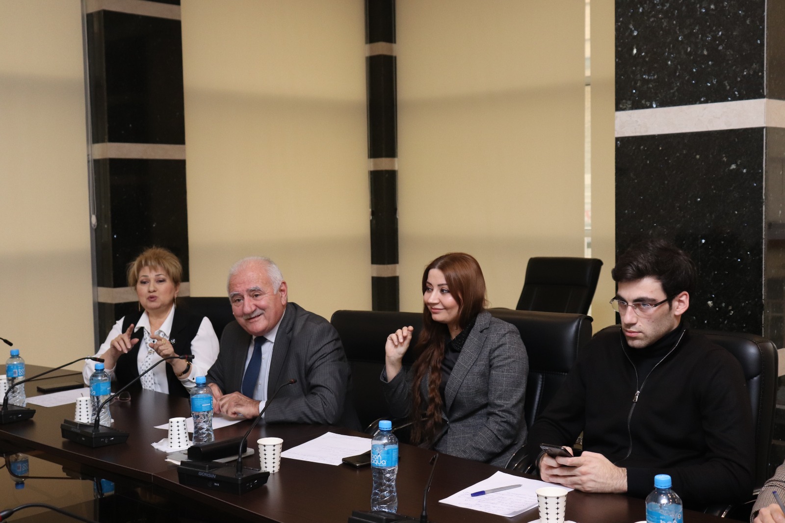 Milli QHT Forumunda İctimai Şura üzvlərinin görüşü keçirilib