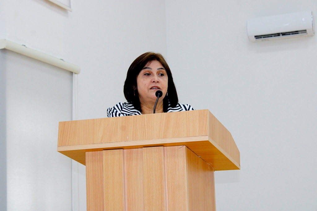 Mingəçevir Dövlət Universitetinin rektoru abituriyentlərlə görüşüb 