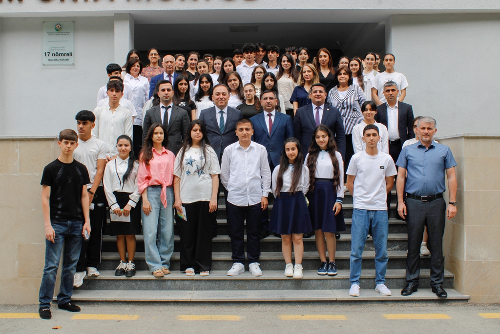 Mingəçevir Dövlət Universitetinin rektoru abituriyentlərlə görüşüb 