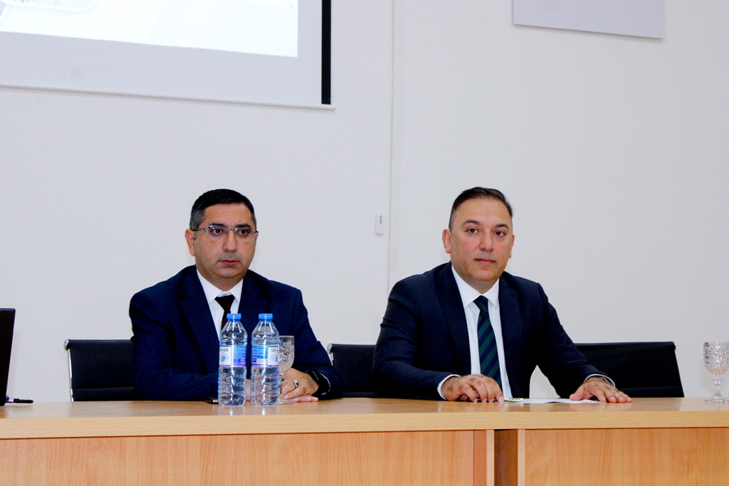 Mingəçevir Dövlət Universitetinin rektoru abituriyentlərlə görüşüb 