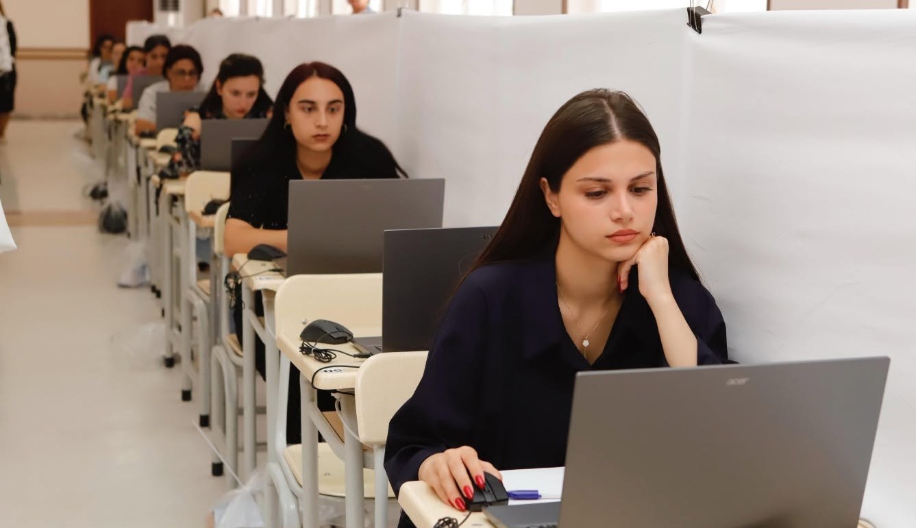 MİQ imtahanının ilk gününün birinci seansında davamiyyət 83 faiz olub 