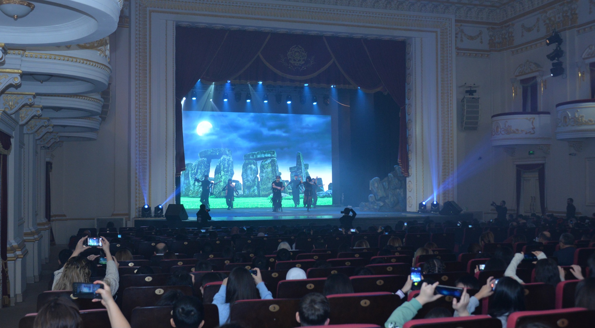 "Möcüzələr diyarına..." adlı tamaşanın budəfəki qəhrəmanları şəhid övladları idi