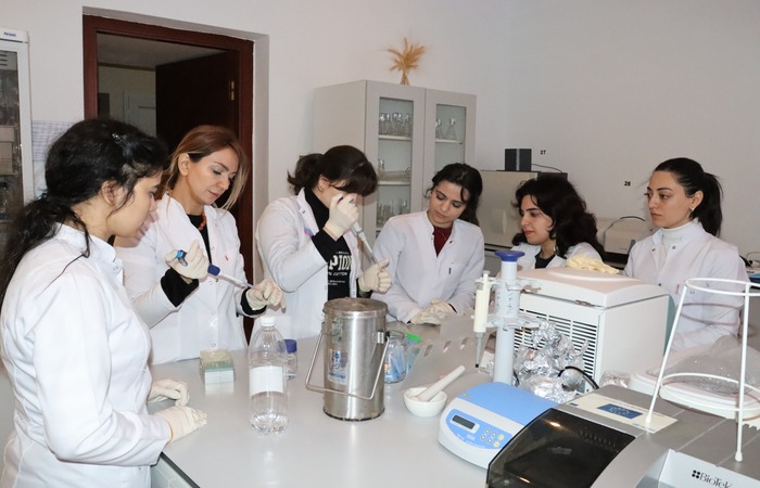 Molekulyar Biologiya və Biotexnologiyalar İnstitutunda tələbələr üçün təlim keçirilib 