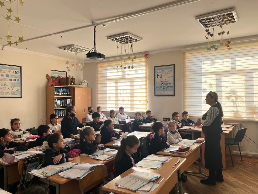 “Müasir metodist” layihəsi çərçivəsində dərsdinləmələr davam edir