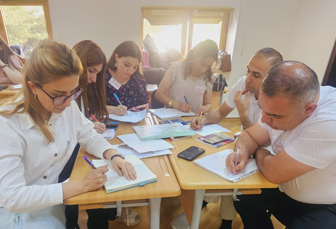 “Müasir metodist” müsabiqəsi çərçivəsində təlimlər davam edir