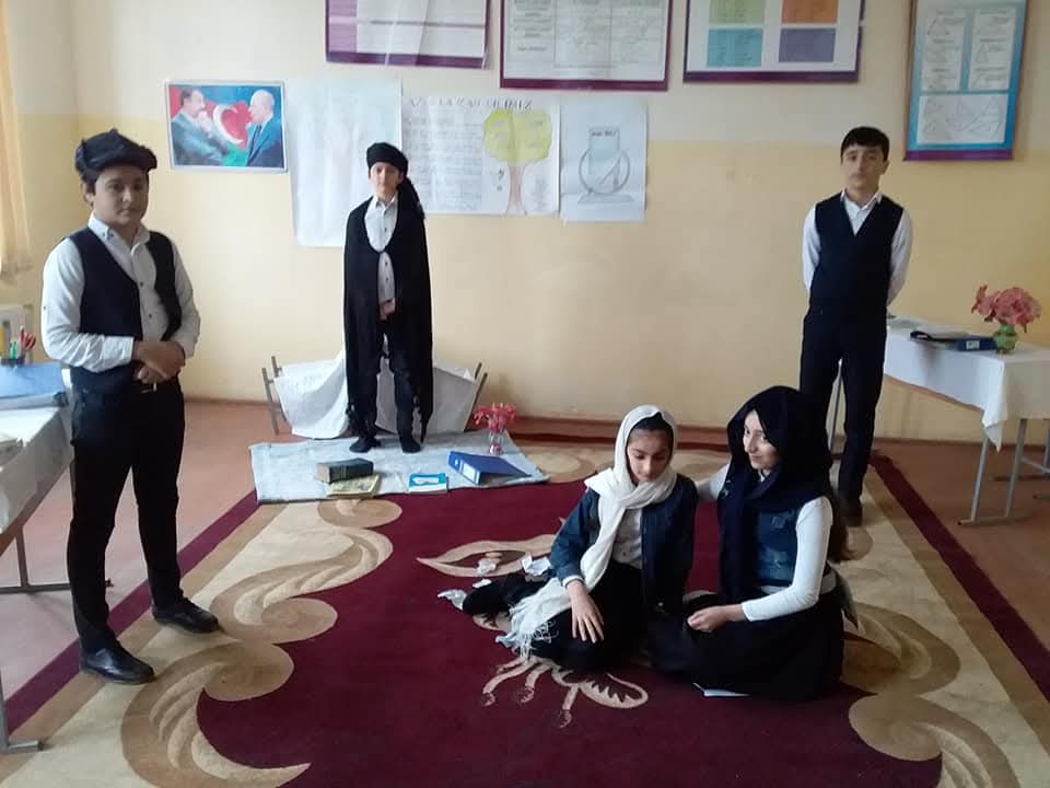 "Müəllim təkcə dərsi ilə deyil, şəxsiyyəti ilə də örnək olmalıdır” – Kənd müəllimi