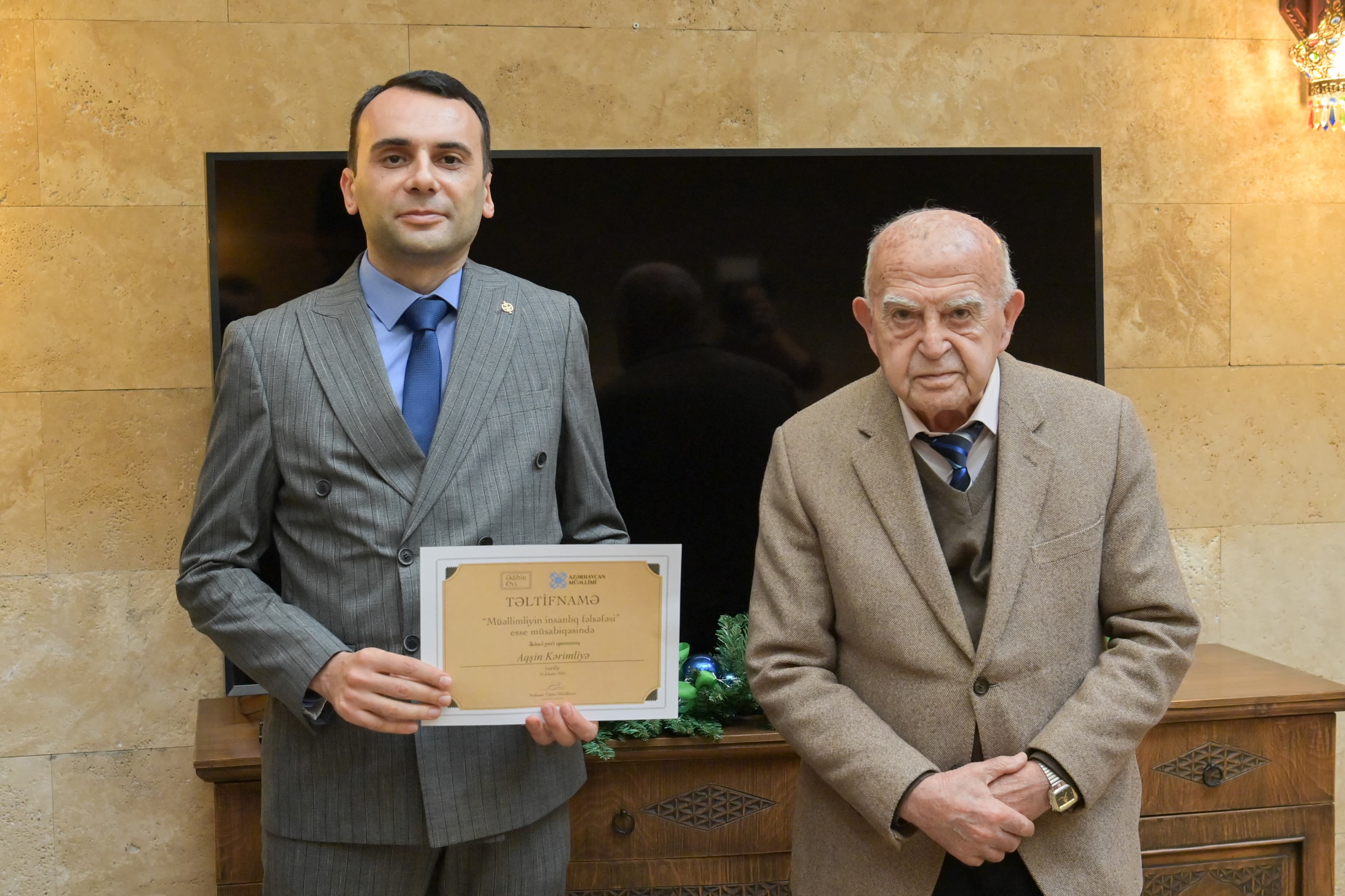 “Müəllimliyin insanlıq fəlsəfəsi” esse müsabiqəsinin qalibləri mükafatlandırılıb