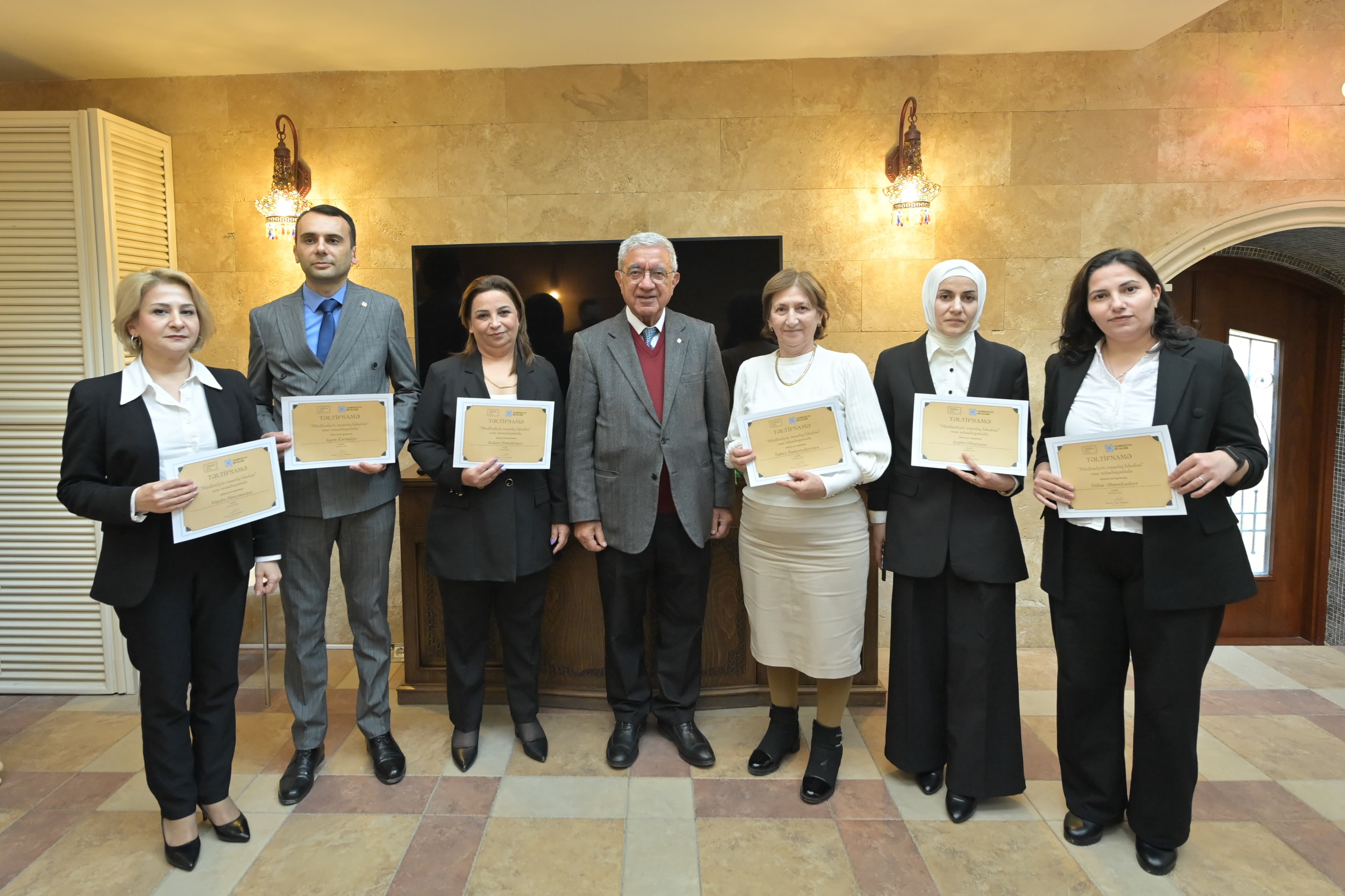 “Müəllimliyin insanlıq fəlsəfəsi” esse müsabiqəsinin qalibləri mükafatlandırılıb