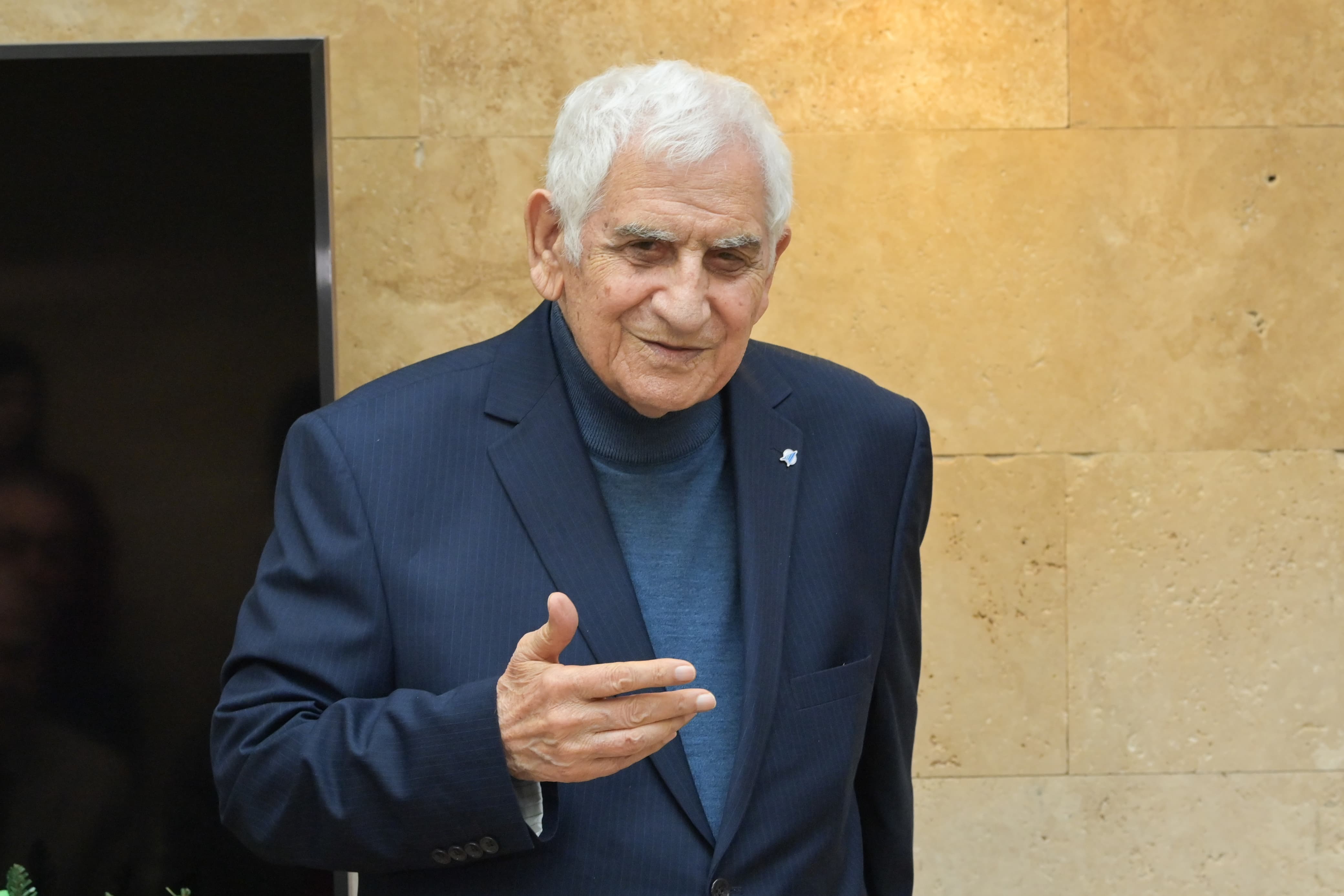 “Müəllimliyin insanlıq fəlsəfəsi” esse müsabiqəsinin qalibləri mükafatlandırılıb