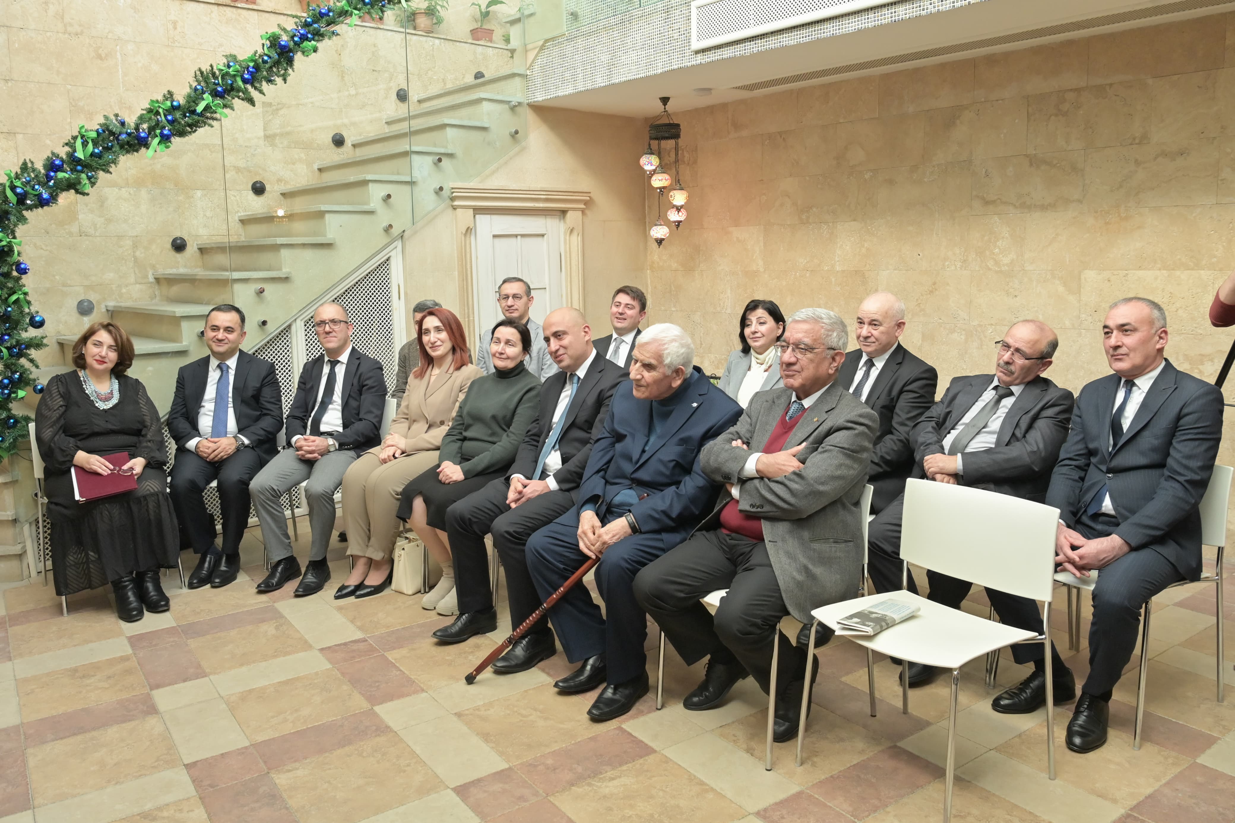 “Müəllimliyin insanlıq fəlsəfəsi” esse müsabiqəsinin qalibləri mükafatlandırılıb