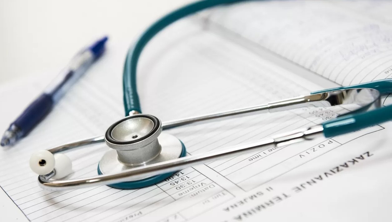 "Müəyyən bir sahədə ixtisas alıb tam fərqli sahədə elmi iş yazırlar" – Millət vəkili 