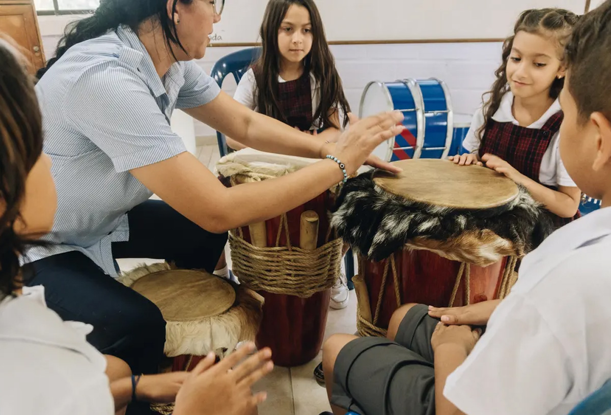 Musiqi təhsili savadlılığı necə inkişaf etdirə bilər? 