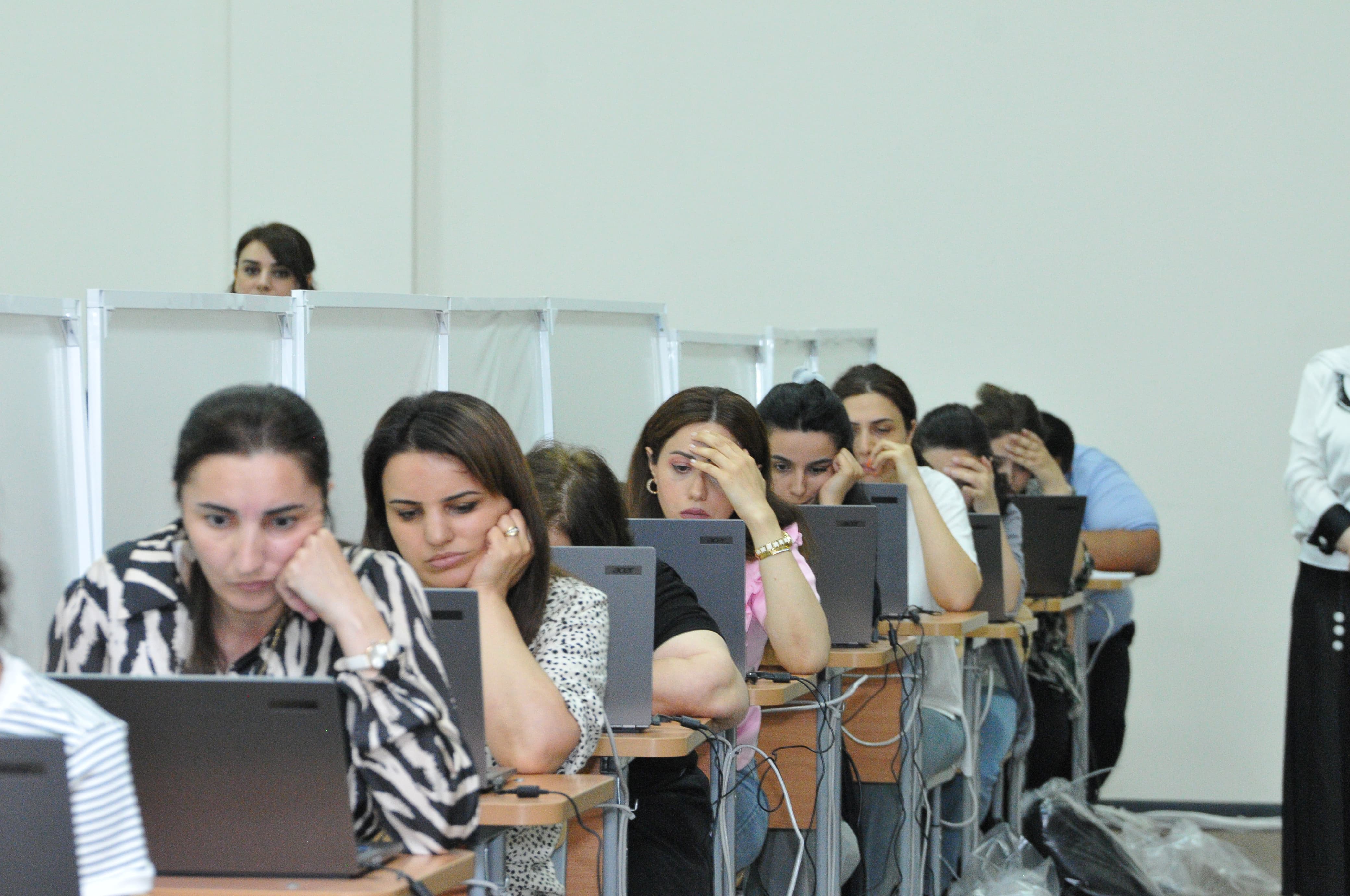 MÜTDA: 10 min namizəd eyni anda imtahan verə bilər 