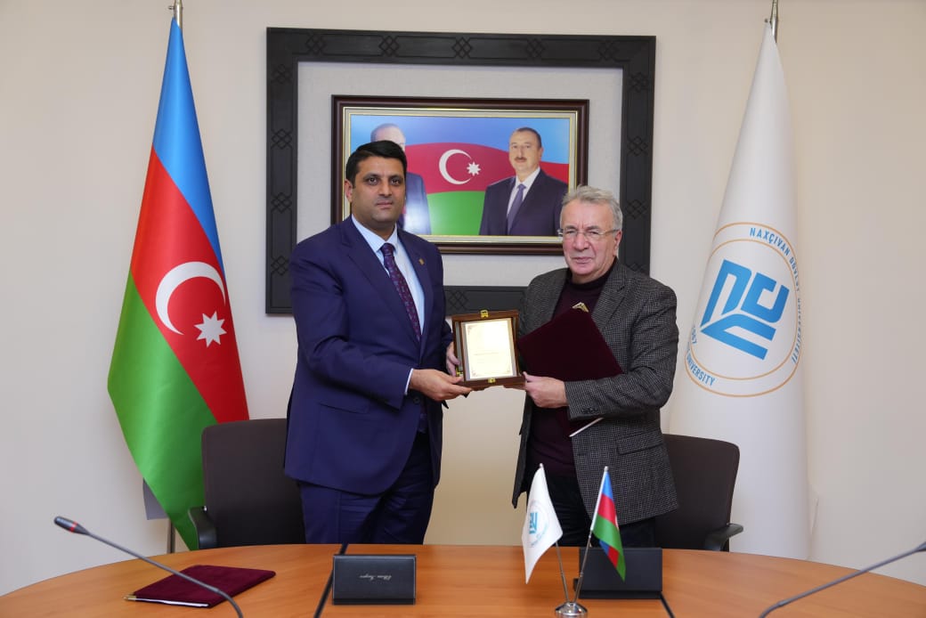 Naxçıvan Dövlət Universiteti ilə Dünya Azərbaycanlı Alimlər Birliyi arasında anlaşma memorandumu imzalanıb